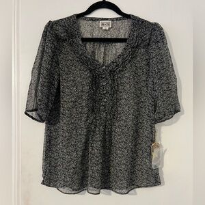 NWT Converse top size M (J137)